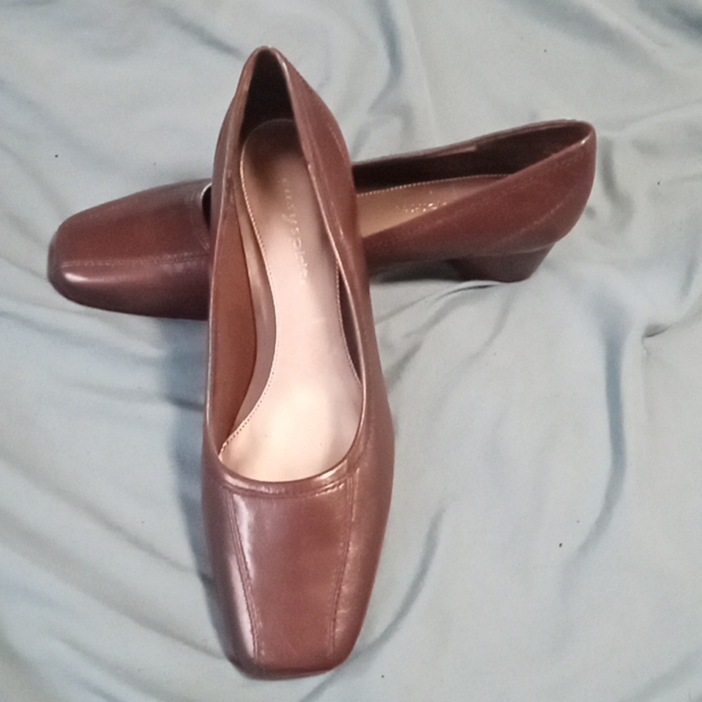 Designer women shoes in size 6